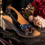 sandale dama negre din piele naturala lacuita cu imprimeu floral si platforma S50LACN